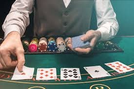 Pengalaman taruhan Live Casino menggunakan ponsel pintar dengan interface gen777